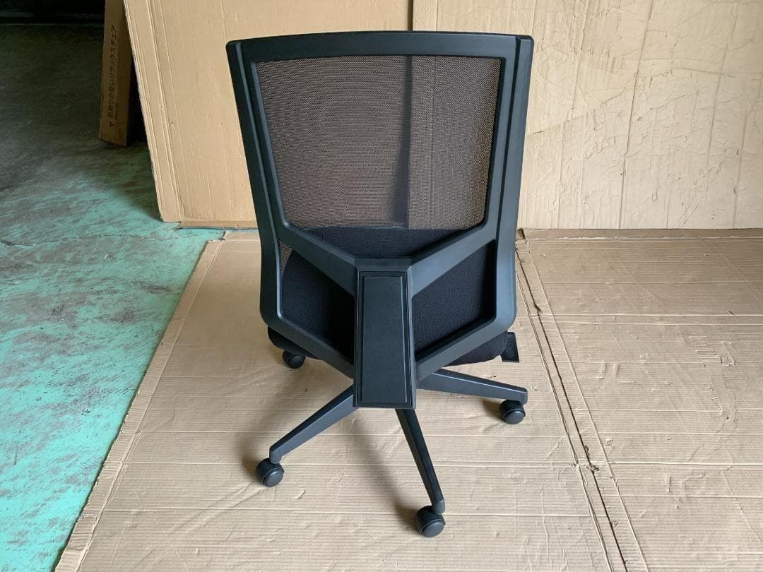 背座シンクロロッキング