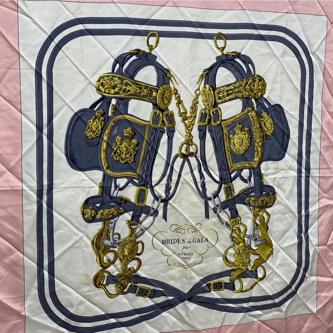 エルメス カレ90 BRIDES de GALA シルクスカーフ 式典用馬勒 ピンク