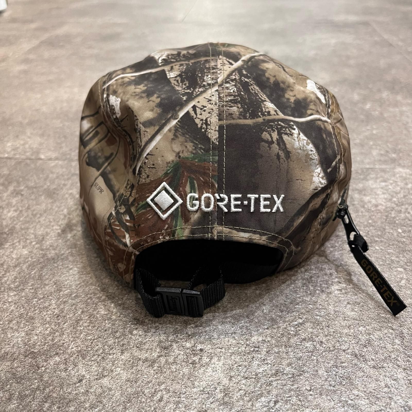 Supreme 25SS GORE-TEX Zip Pocket Camp Cap 