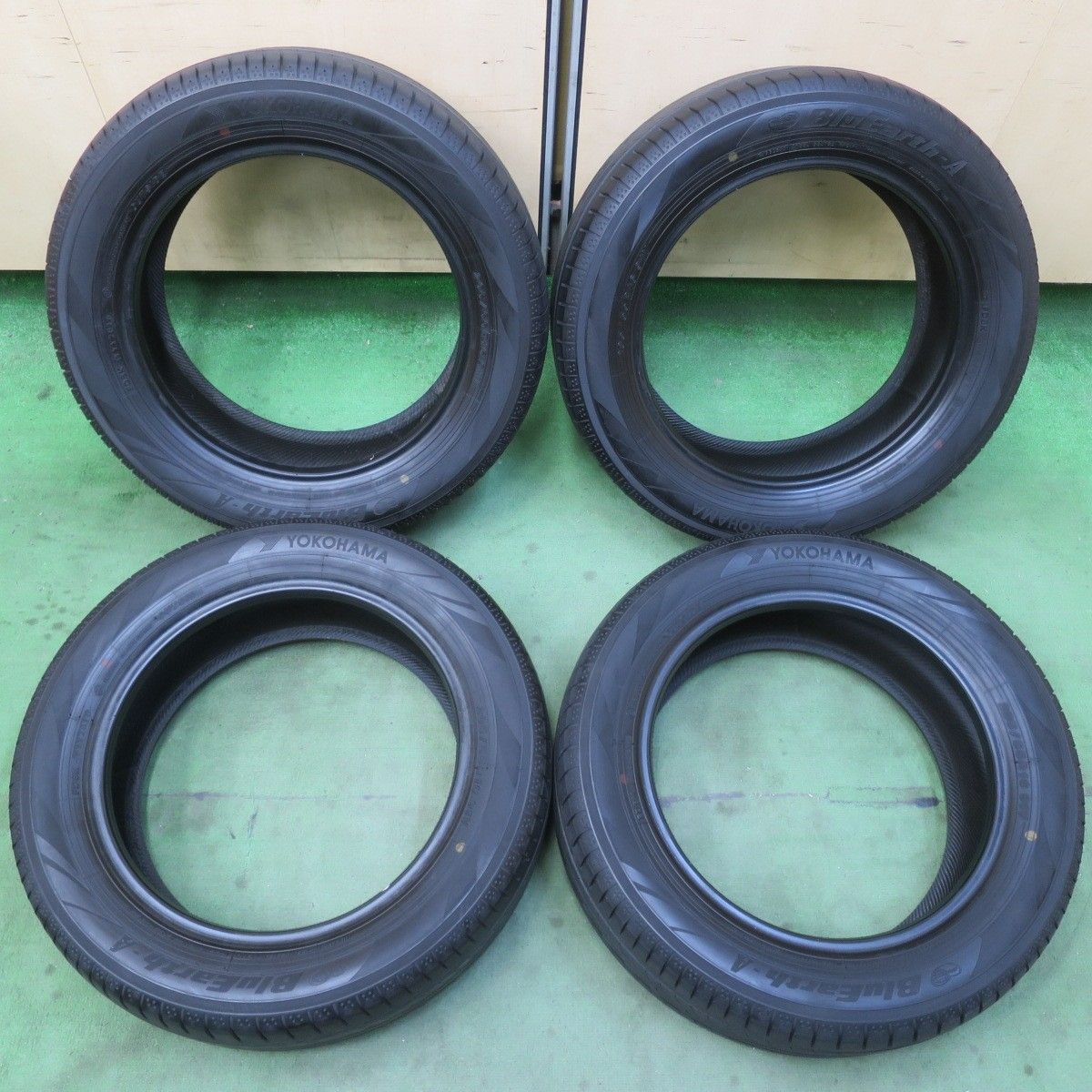 バリ溝！9.5分☆205/55R16 ヨコハマ BluEarth-A AE50 ブルーアース 16 