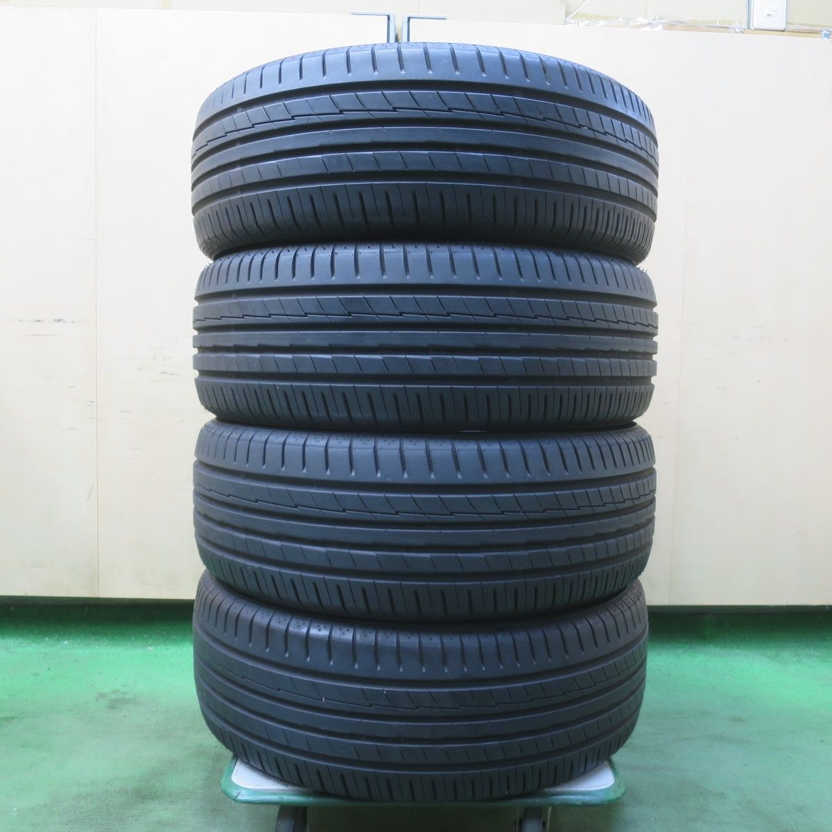 バリ溝！9.5分☆205/55R16 ヨコハマ BluEarth-A AE50 ブルーアース 16 