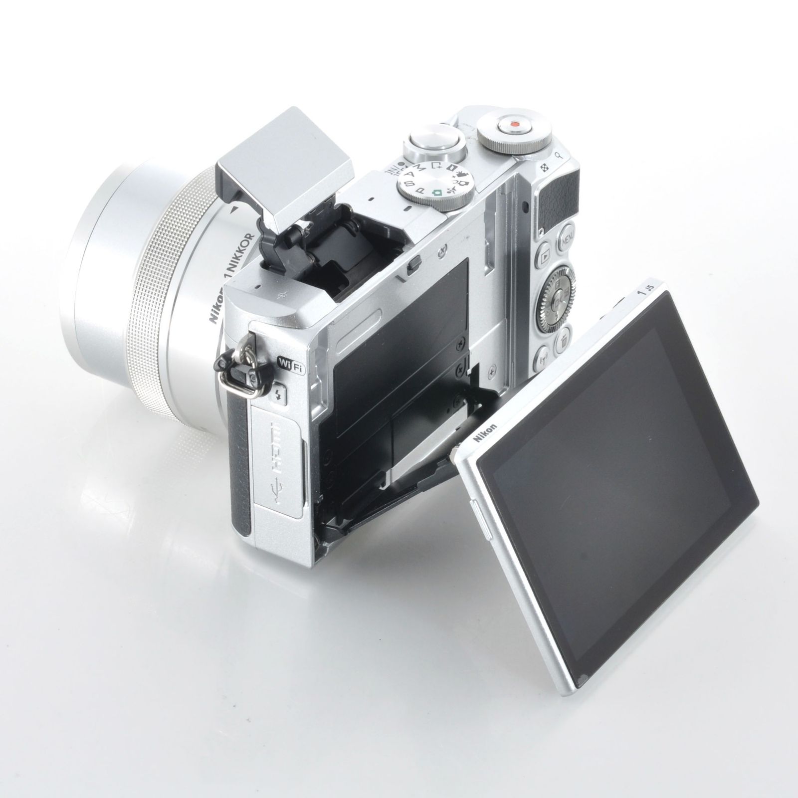ニコン】Nikon 1 J5 + 1 NIKKOR 10-30mm F3.5-5.6 VR ミラーレスカメラ 