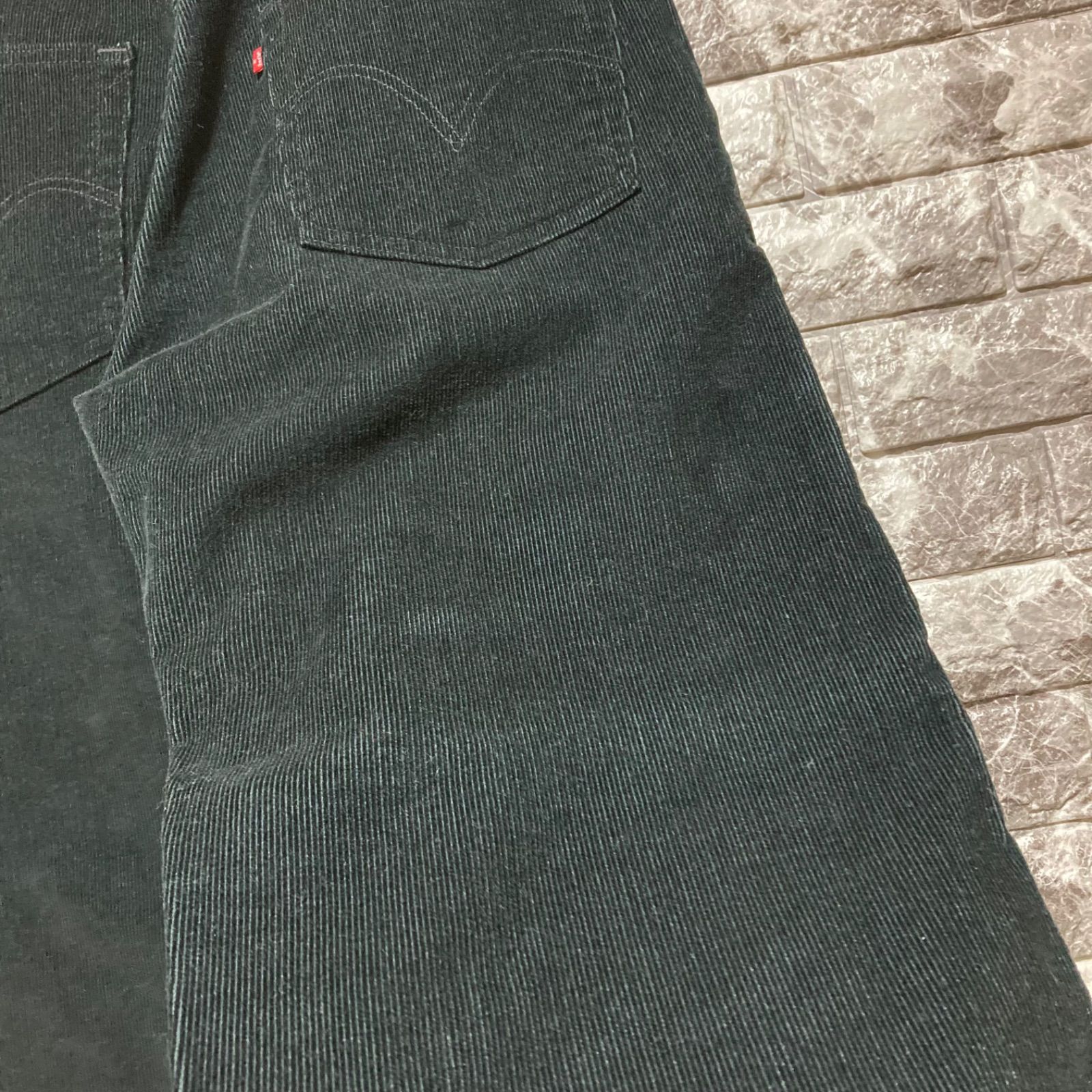 新品 Levi