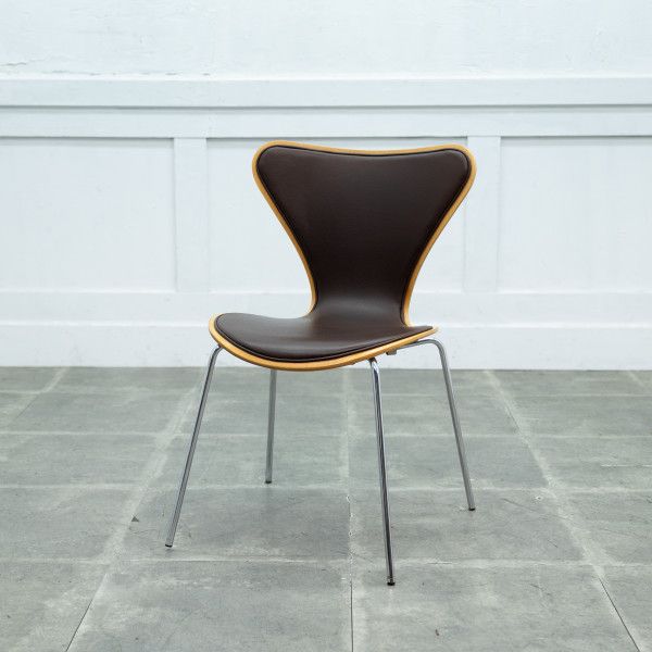 【発送の場合は即購入不可】 正規品 Fritz Hansen セブンチェア 3107 名作 椅子 フロントパディング 北欧 デンマーク アルネ ヤコブセン フリッツハンセン 97067 Seven Chair Full Upholstered 3107（セブンチェア フルパディング