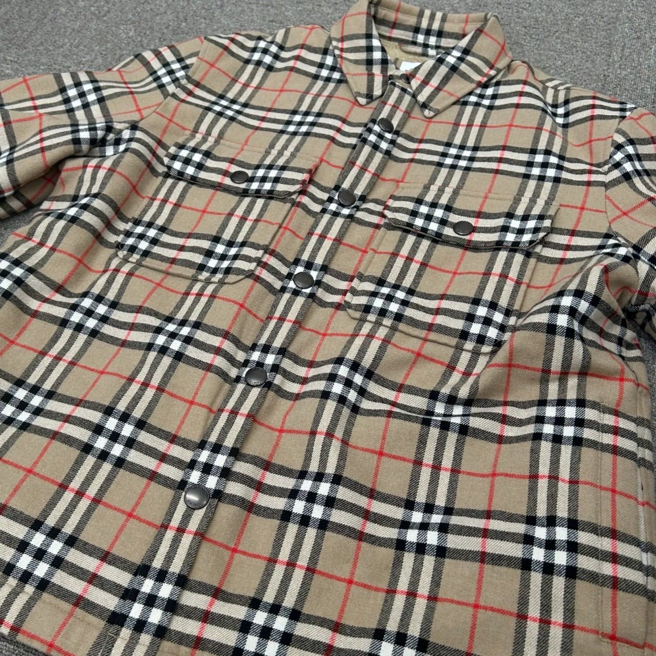 美品　希少　バーバリーズ　ノバチェック　金ボタン　ショートジャケット　38 BURBERRY バーバリー ノバチェック ボア ジャケット XL ベージュ