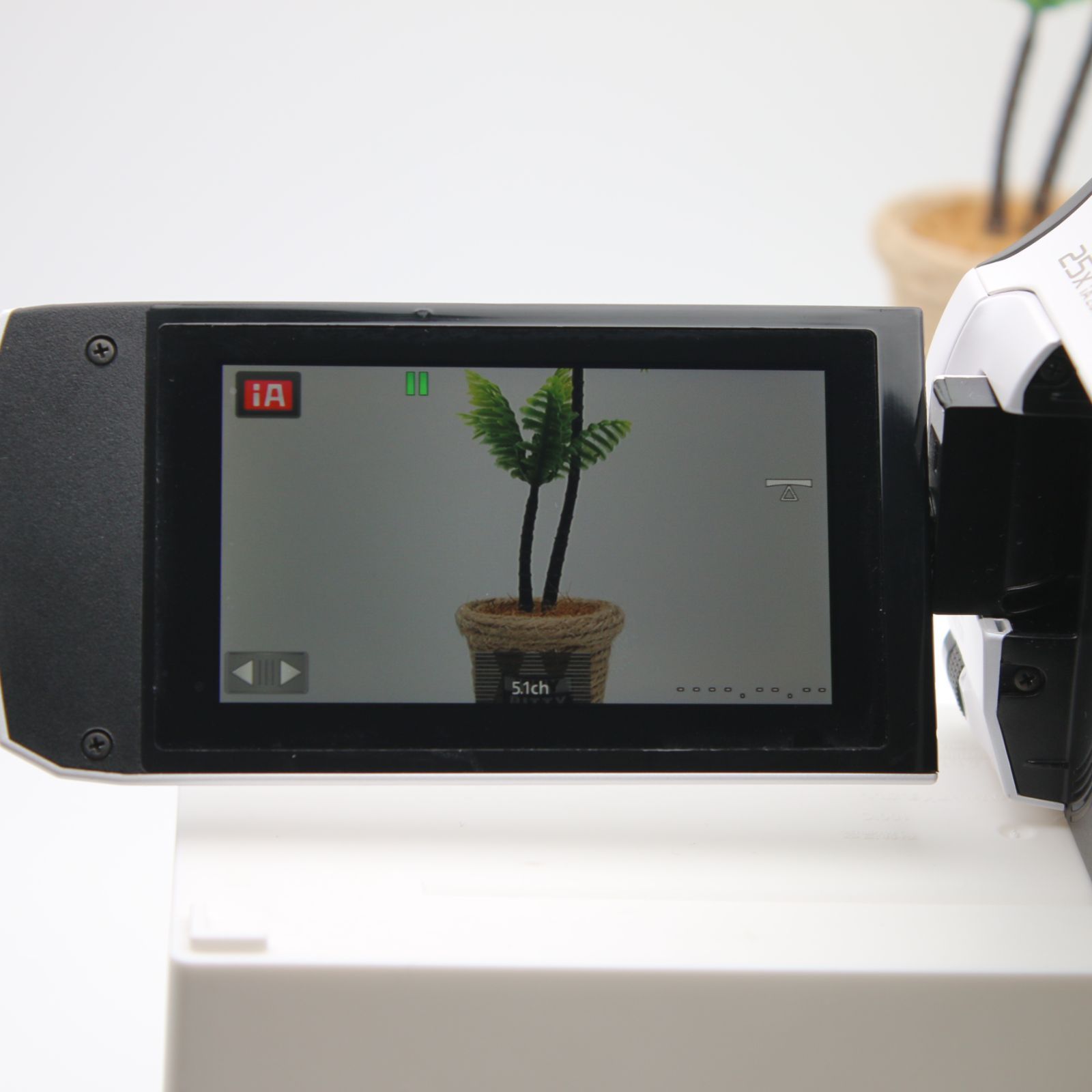 極上品】 Panasonic HC-VX985M ホワイト 64GB あとから補正 4K ビデオ