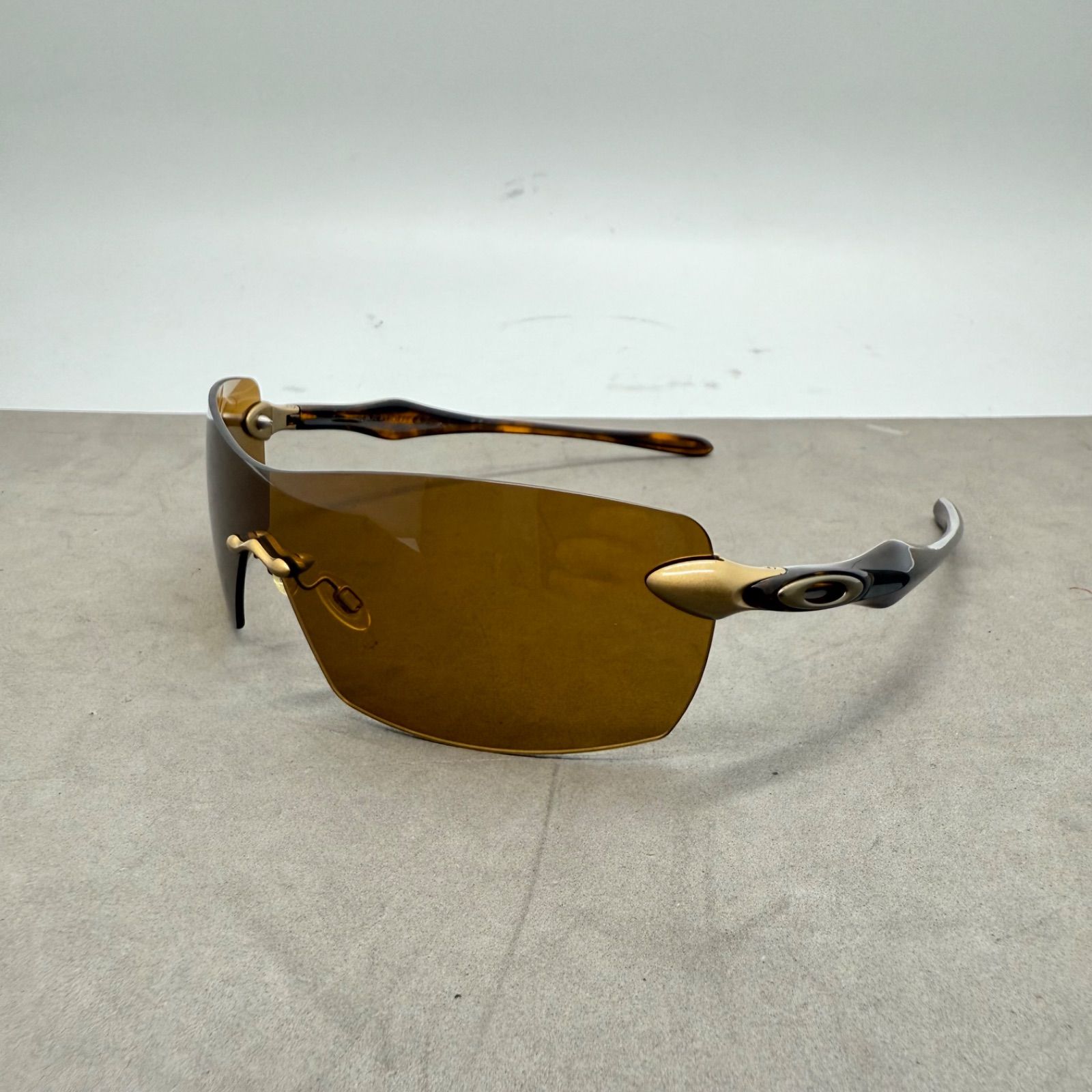 OAKLEY 00s y2k USA tech archive Dartboard Sunglasses Tortoise