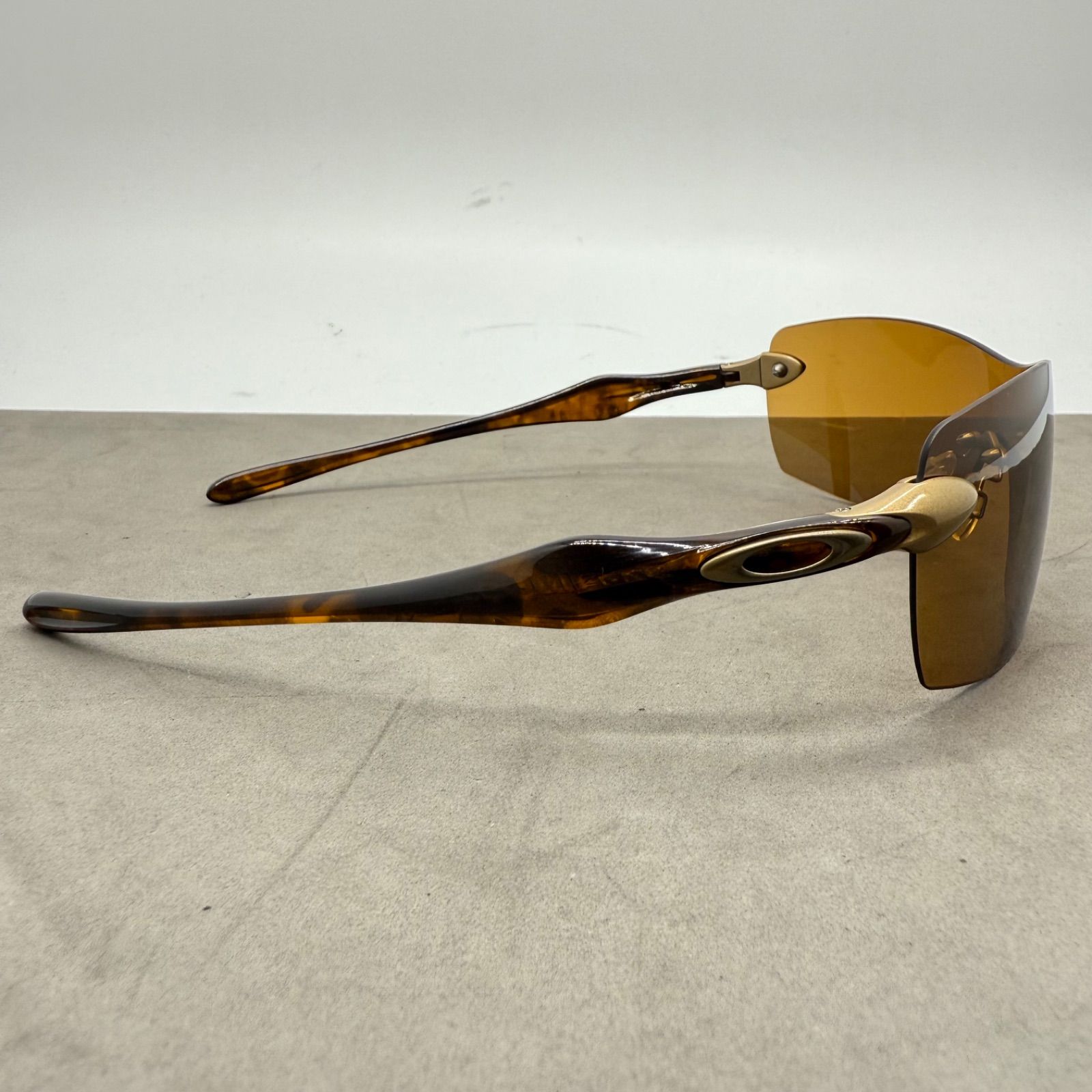 OAKLEY 00s y2k USA tech archive Dartboard Sunglasses Tortoise