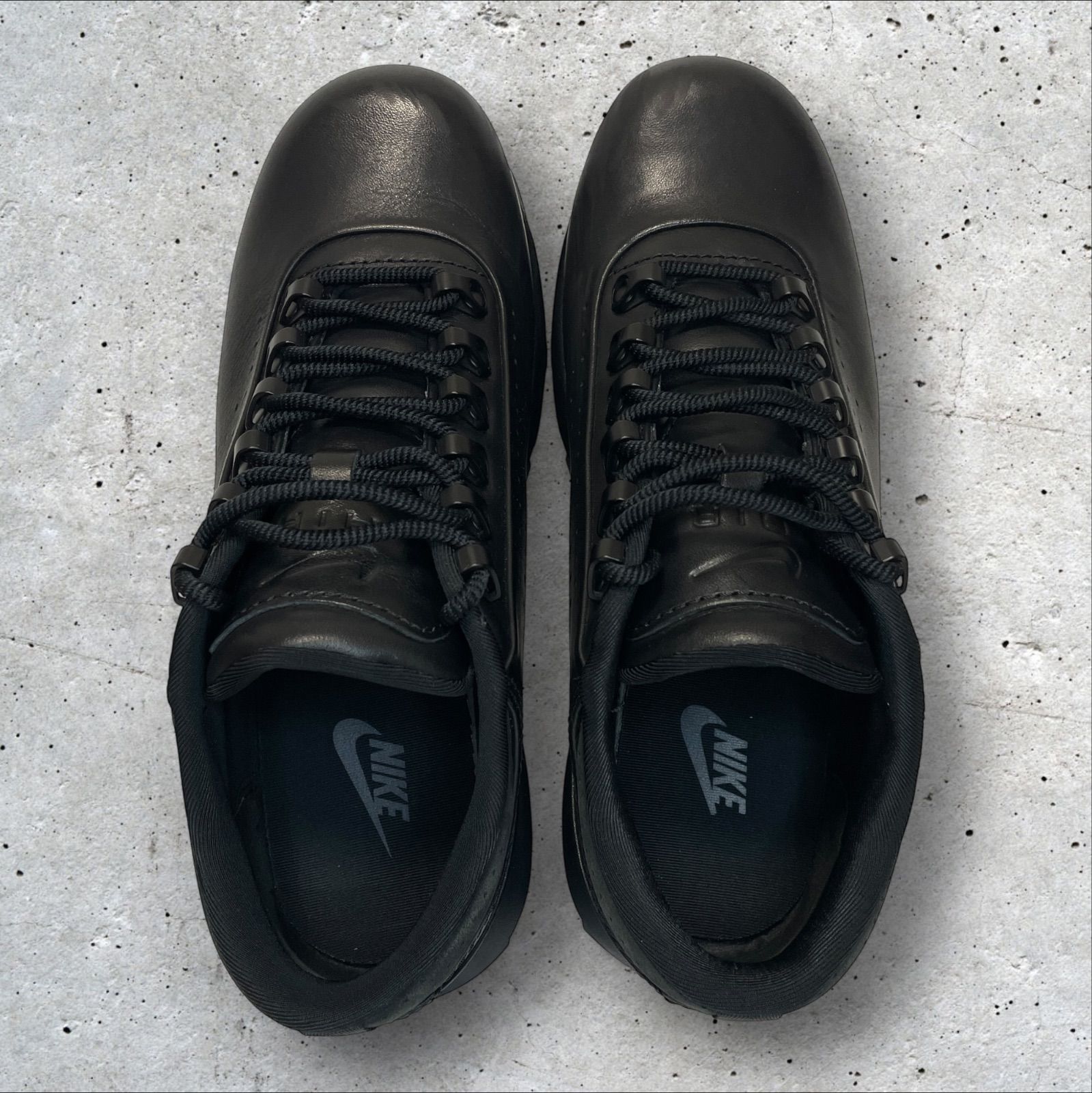 定価：24200円 NIKE Air Max Goadome Low SP 