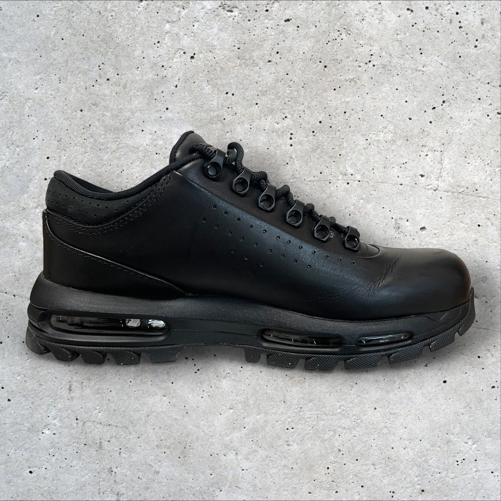 定価：24200円 NIKE Air Max Goadome Low SP 