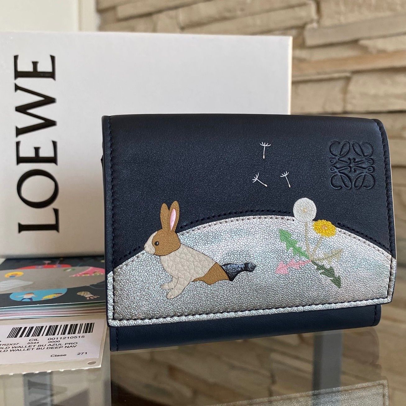 「売却済」LOEWE 財布　新品未使用 新品未使用 LOEWE(ロエベ) 三つ折り財布 Suna Fujita うさぎ - メルカリ