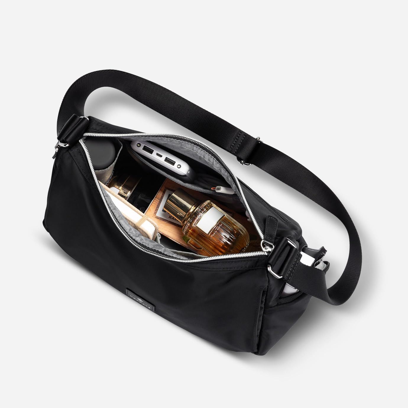 新品 Nordace Siena Hobo クロスボディバッグ - 安全なRFID