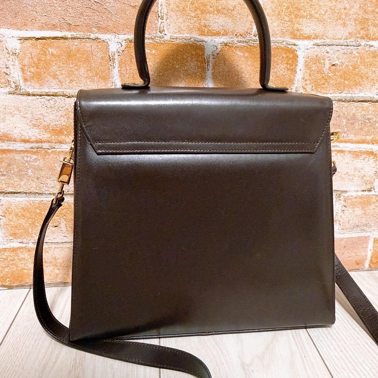 美品) Ferragamo(フェラガモ)2wayバッグ 自立 ガンチーニ ブラウン 
