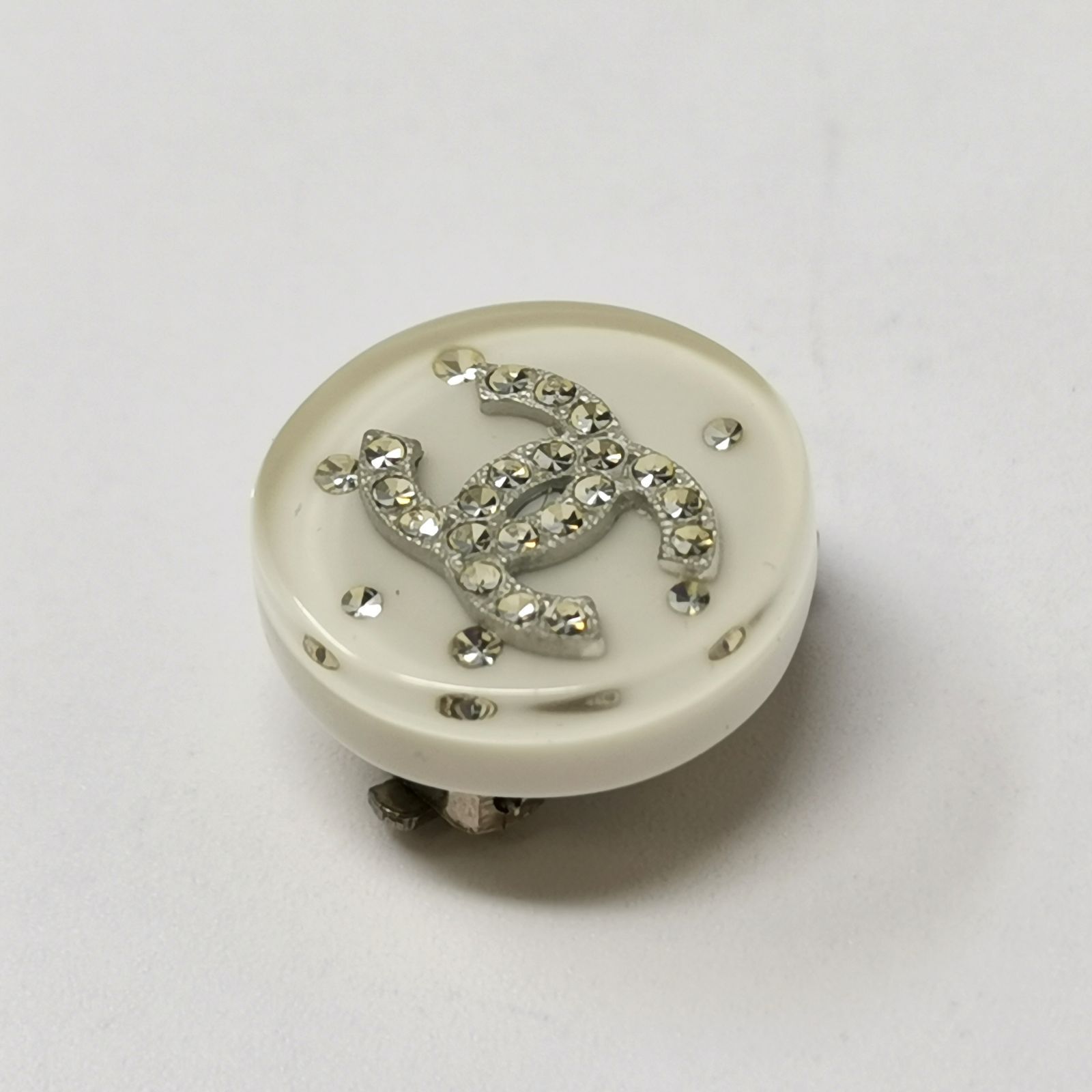 CHANEL シャネル ピアス ココマーク ラインストーン 片方のみ CHANEL シャネル イヤリング 片方のみ ホワイト 白 ラインストーン