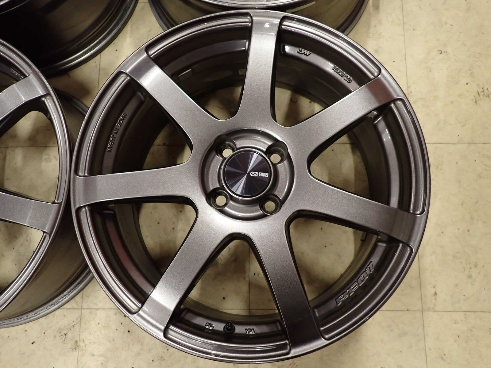 4本SET 会社宛 送料無料 17×7J ENKEI エンケイ PF01 アルミホイール 4 