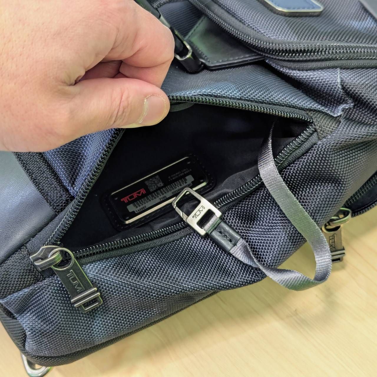 豊】トゥミ鞄 TUMI Woodland Sling 2wayボディバッグ/リュックサック