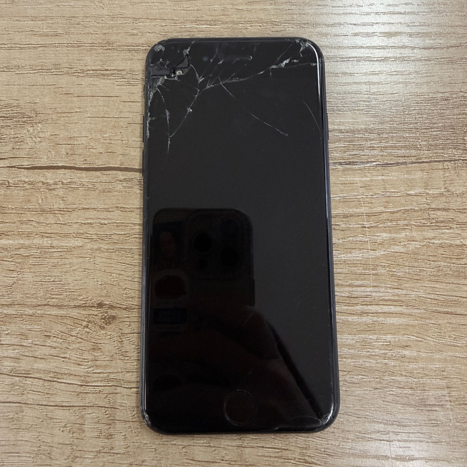 iPhone SE2 64GB 画面割れジャンク品 SIMフリー - メルカリ