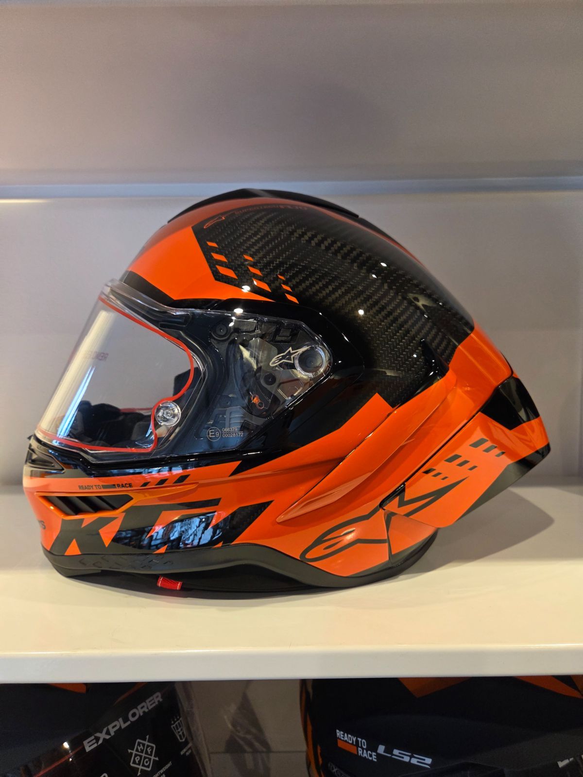 KTM SUPERTECH R10 CARBON HELMET XL/61 入荷しました！ ヘルメット
