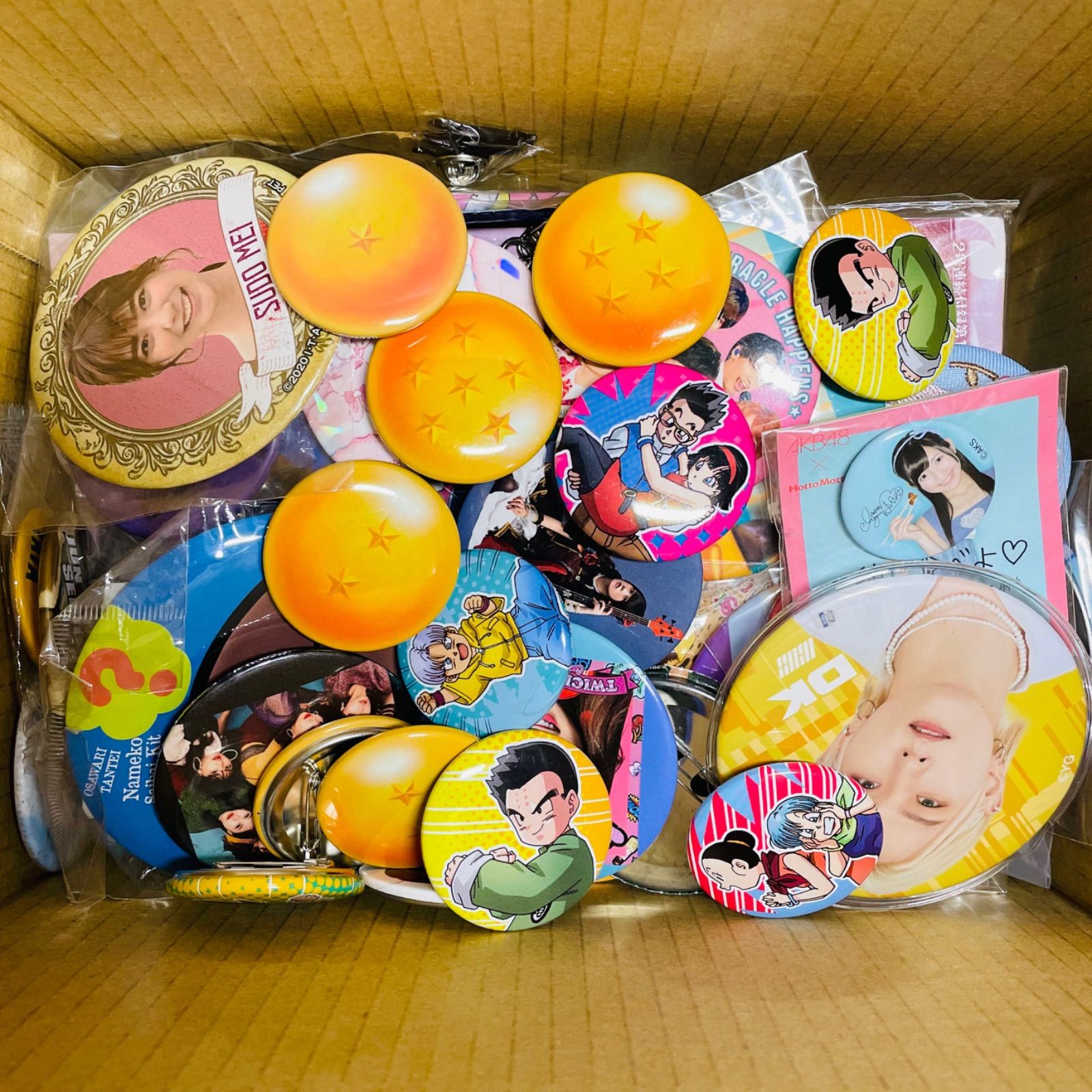 アニメグッズ 缶バッジ等 大量まとめ売り 60サイズ - メルカリ