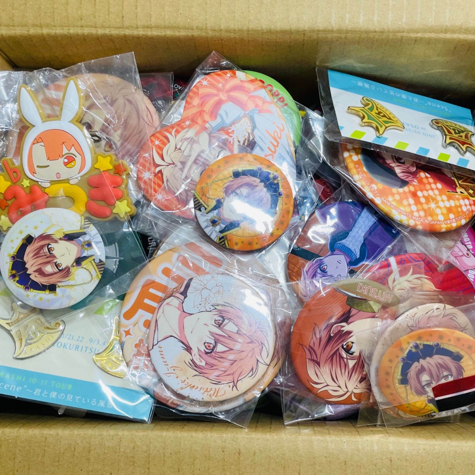 アニメグッズ 缶バッジ等 大量まとめ売り 60サイズ - メルカリ