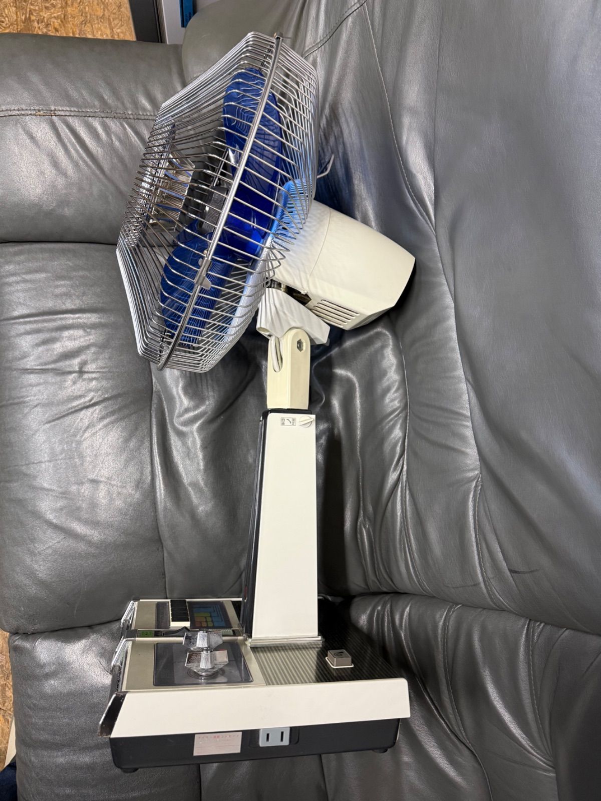 昭和　レトロ　サンヨー　家電　家庭用扇風機 超微風ランプ付き 通電確認済 強風モード付 1973年モデル サンヨー 扇風機 EF－6UZ型