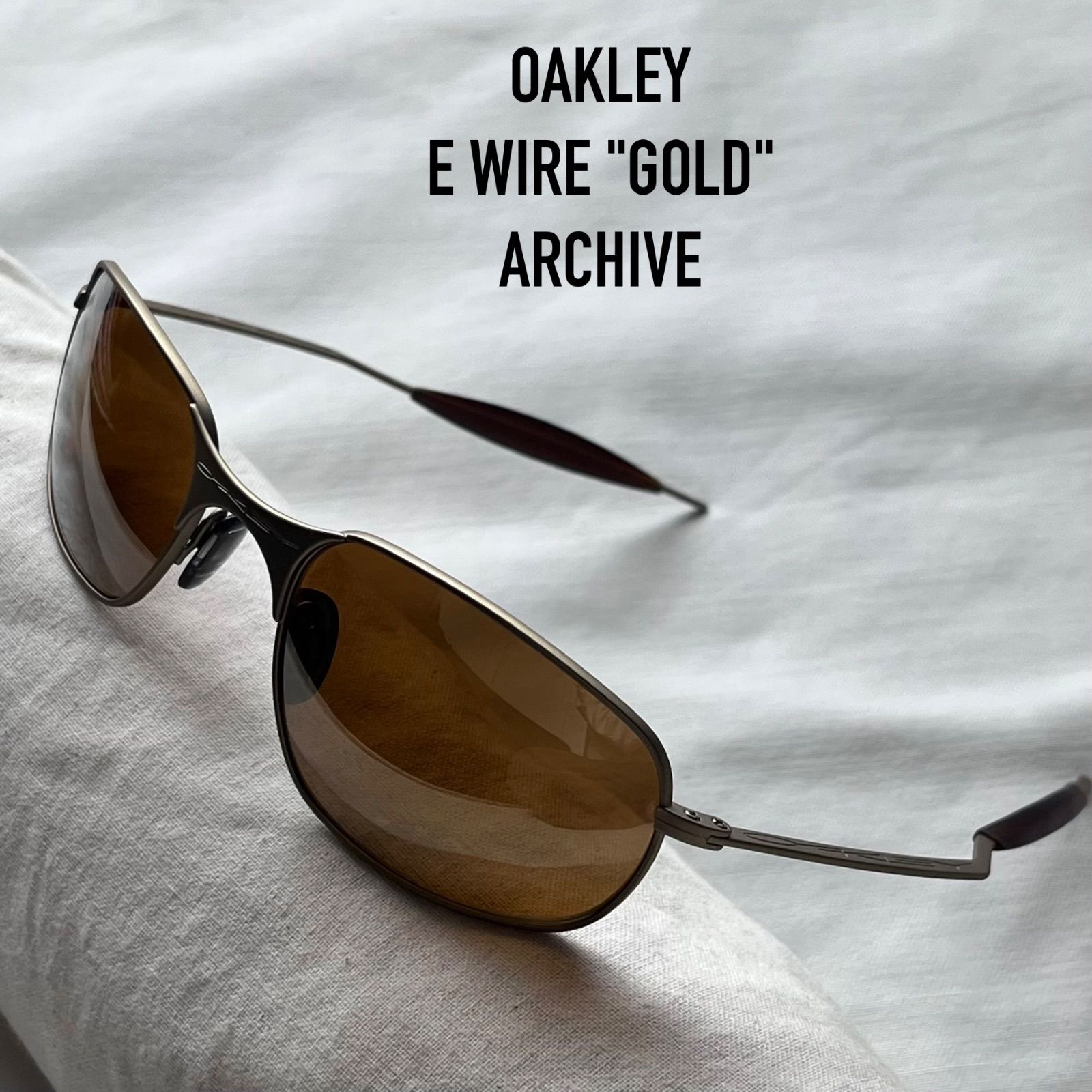 Oakley Oakley Ewire e Wire sunglasses archive gold