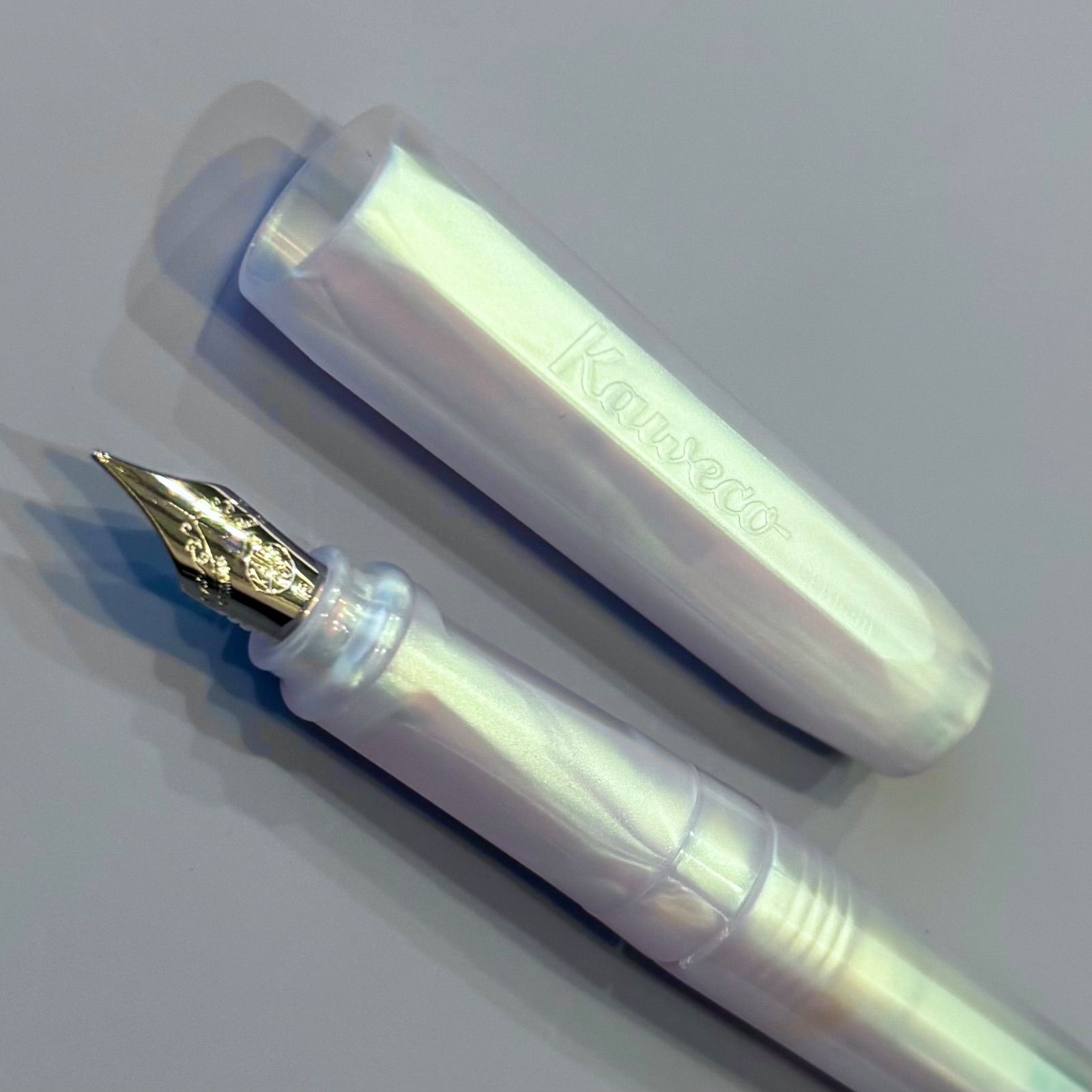 日本未発売】 カヴェコ パケオ イリディセントパール 万年筆 人気