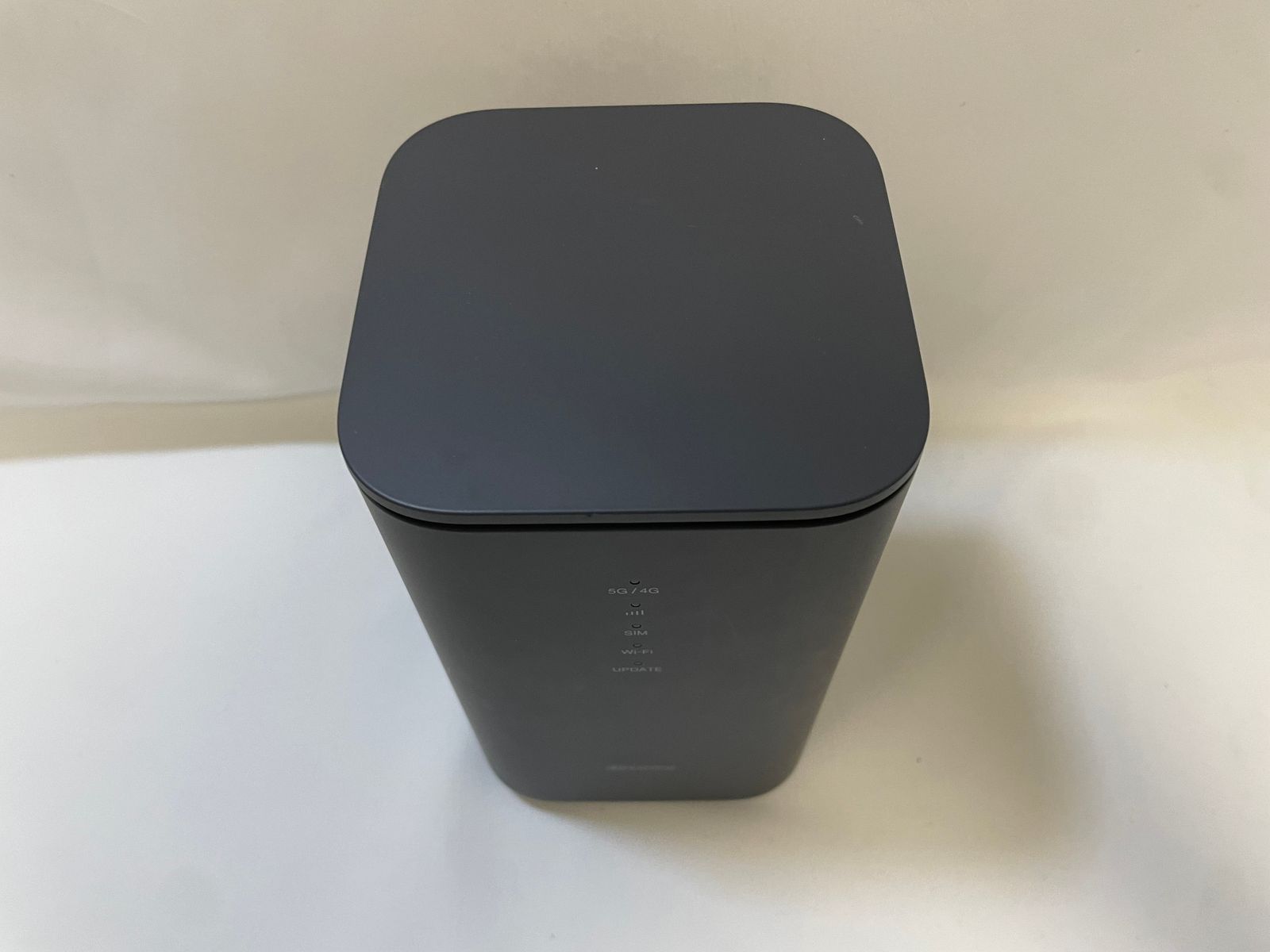 docomo home 5G HR02 ダークグレー 中古美品 - メルカリ