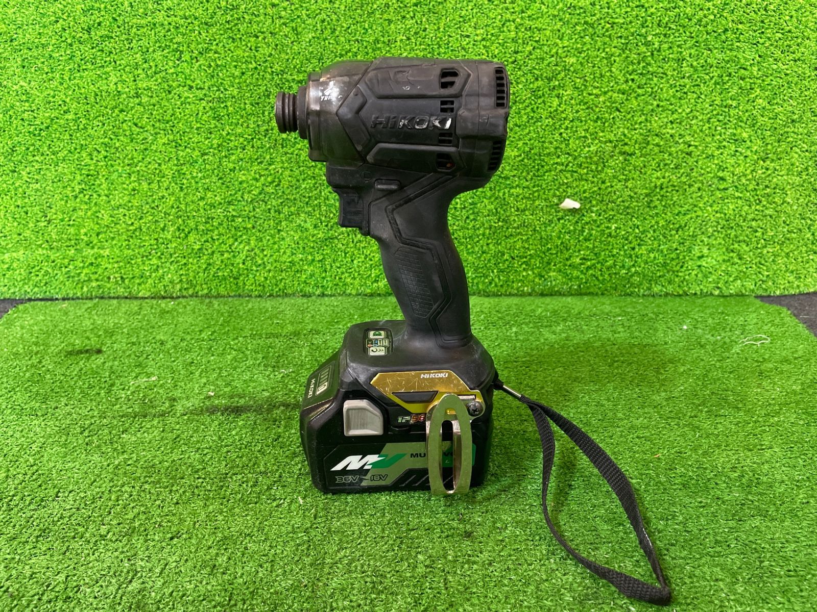 HIKOKI WH36DC インパクトドライバ(ブラック)/ BSL36A18 バッテリ1個 本体軸ブレ有※現状品本体使用感有、ゴム素材部分剥がれ有り (ソ-241)