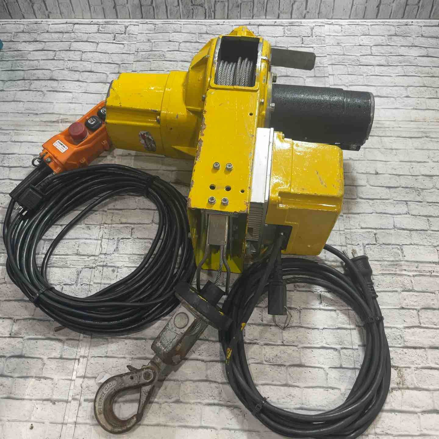 中古品】◇トーヨーコーケン(TKK) ベビーホイスト 230kg 20m BH-N820 
