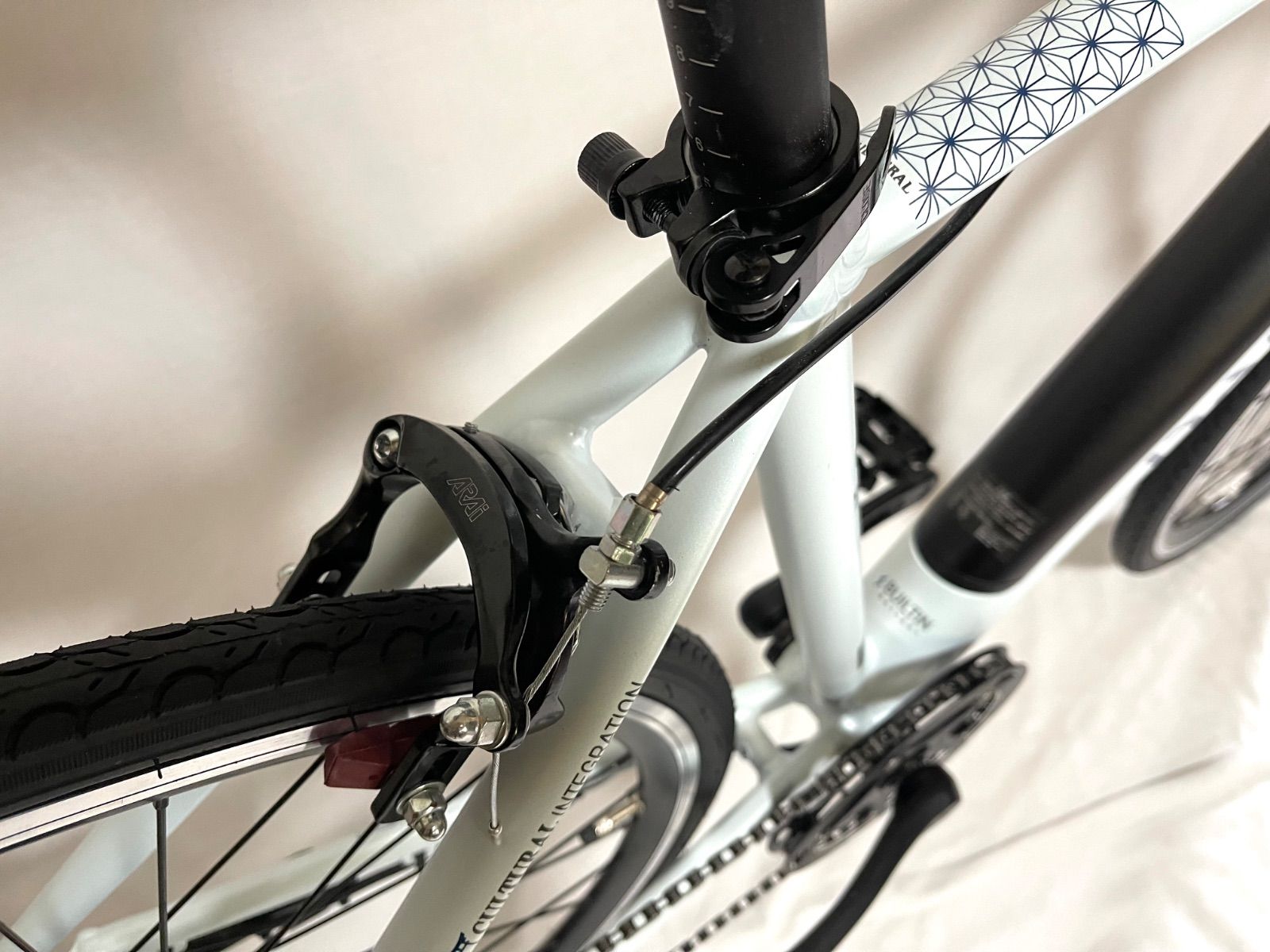 0191【動作確認済】送料無料BUILTIN電動アシスト自転車 低走行距離6km