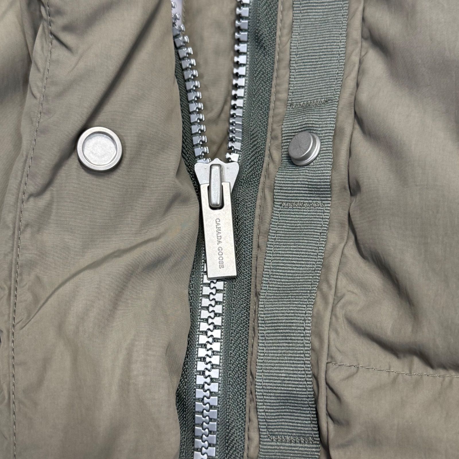 国内正規 参考上代97,900円 未使用品 CANADA GOOSE Rayla Vest レイラ