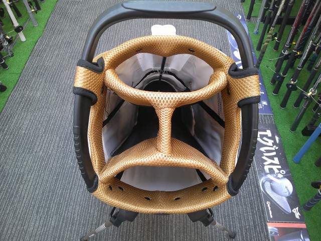 スタンド式キャディバッグ