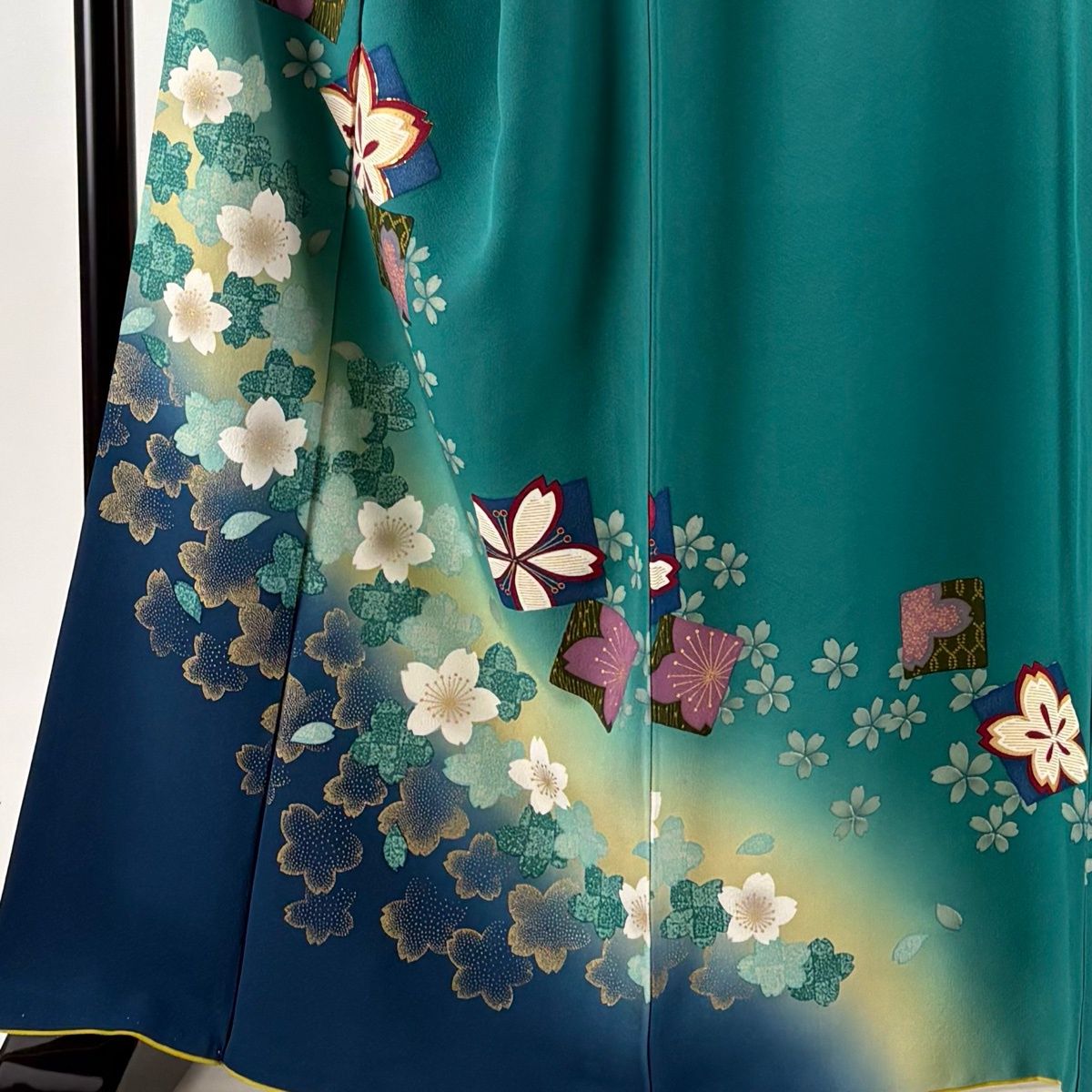 振袖 身丈166cm 裄丈69cm L 袷 二尺袖 桜 色紙 金彩 箔 緑 正絹 秀品