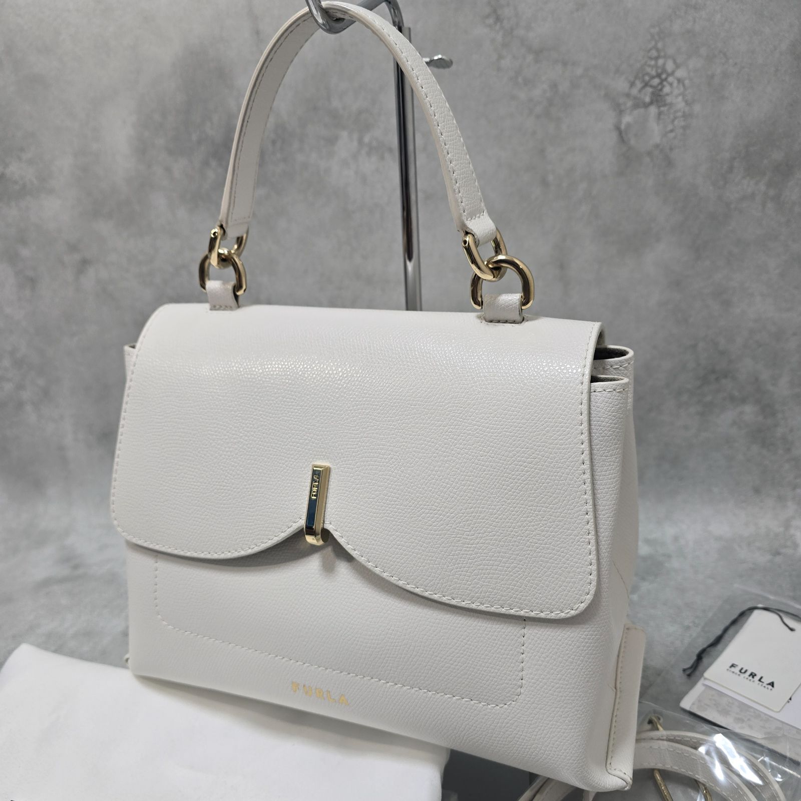 ✨【未使用品・人気モデル】FURLA フルラ RIBBON S TOP HANDLE ✨【未使用品・人気モデル】FURLA フルラ RIBBON S TOP HANDLE