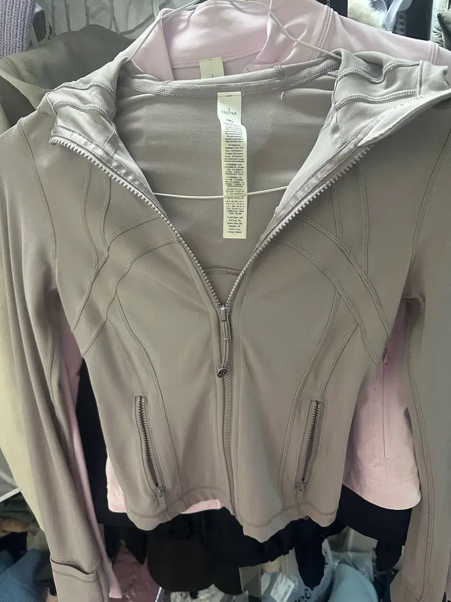 lululemon ジップアップジャケット ホワイト サイズ2 lululemon