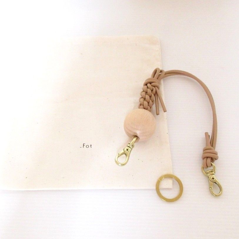 美品 FOT フォート Knot ball ハンドストラップ - メルカリ