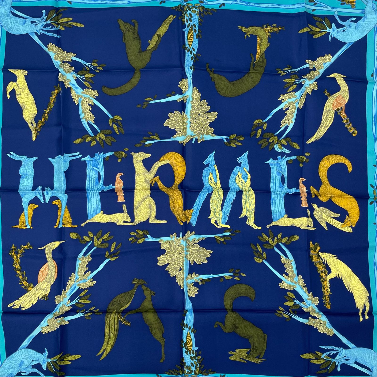 極美品 HERMES エルメス スカーフ シルク カレ90 ANIMAL ALPHABET