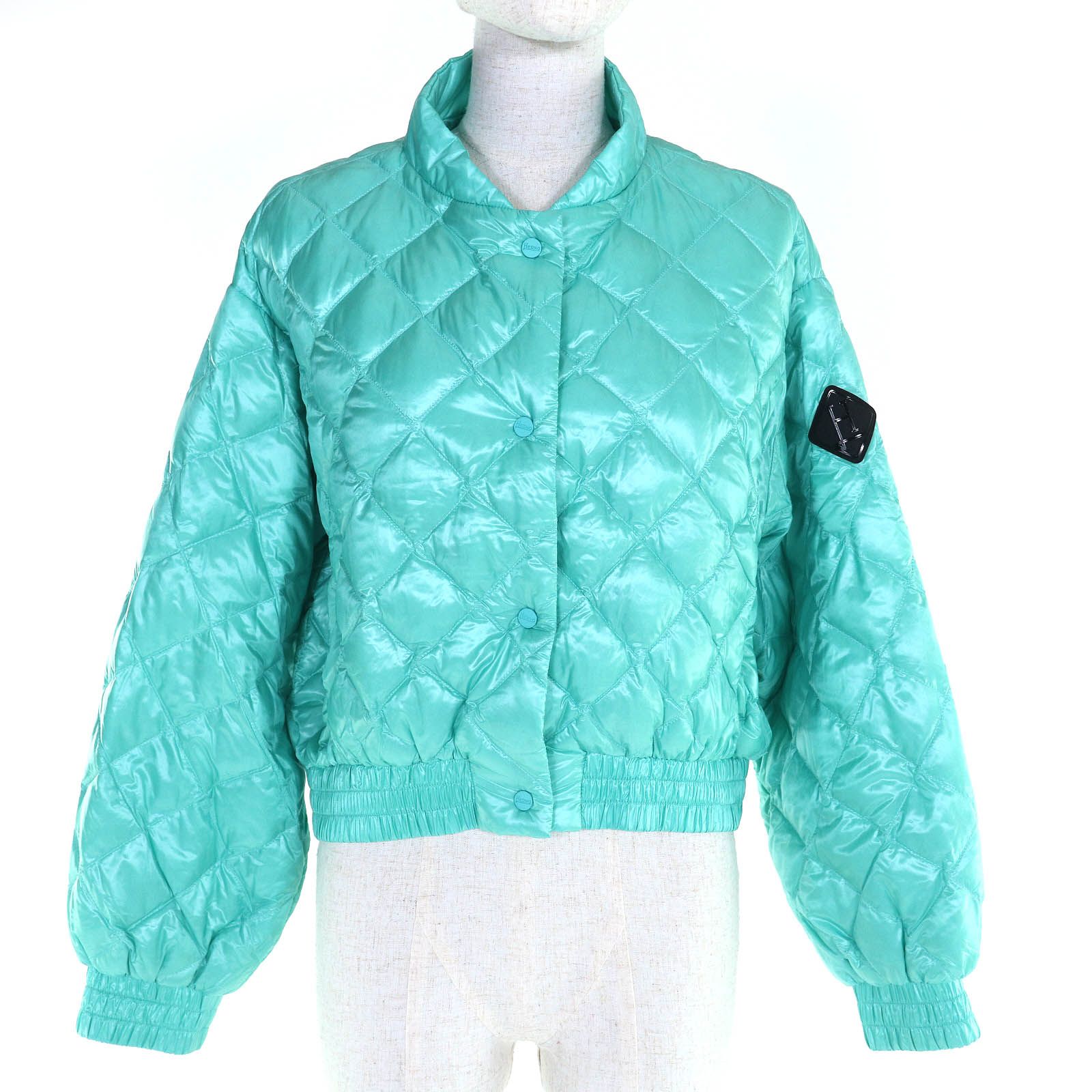 美品△Herno ヘルノ 2023年製 PI001875D ロゴパッチ