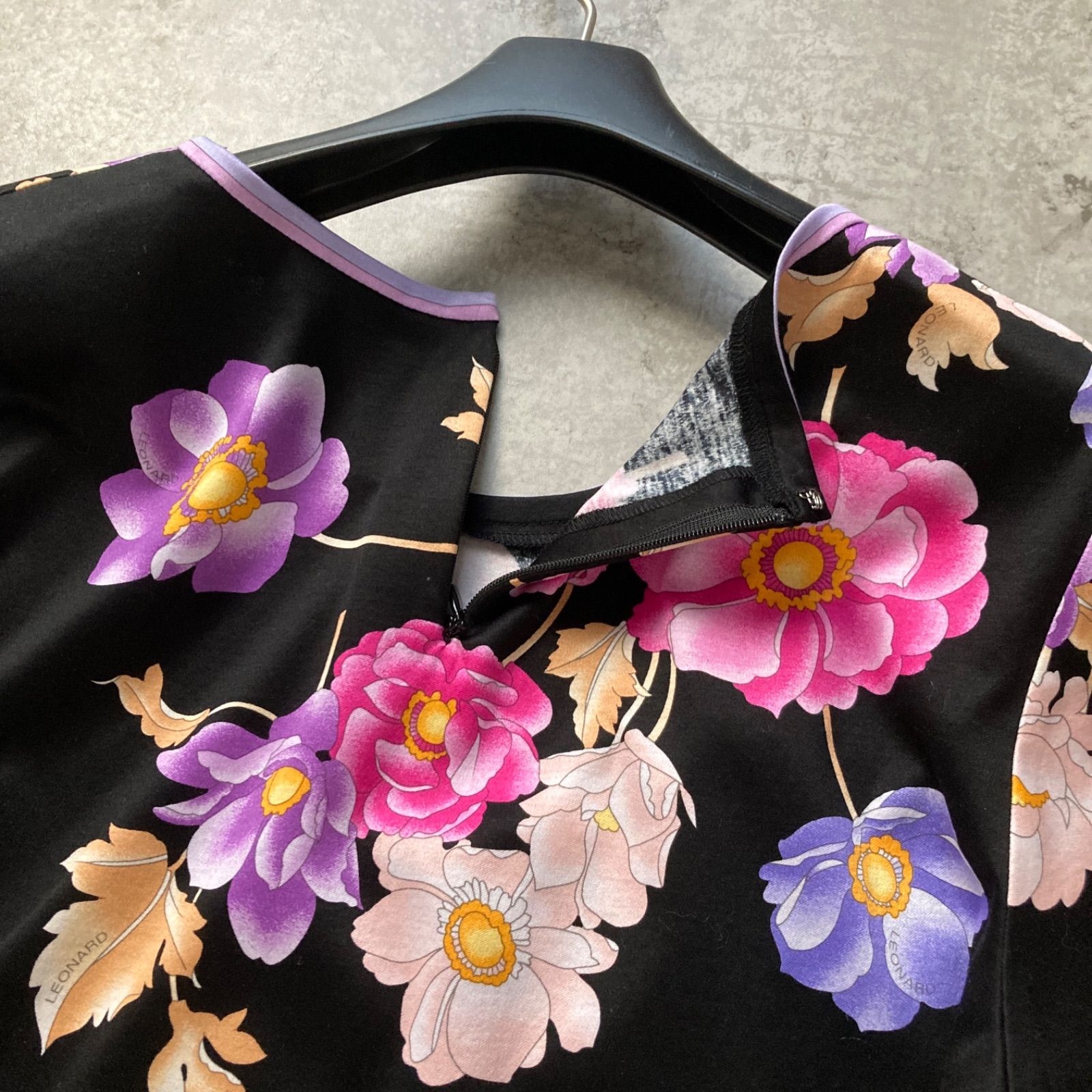 極美品 現行タグ レオナール LEONARD 花柄カットソー フラワープリント