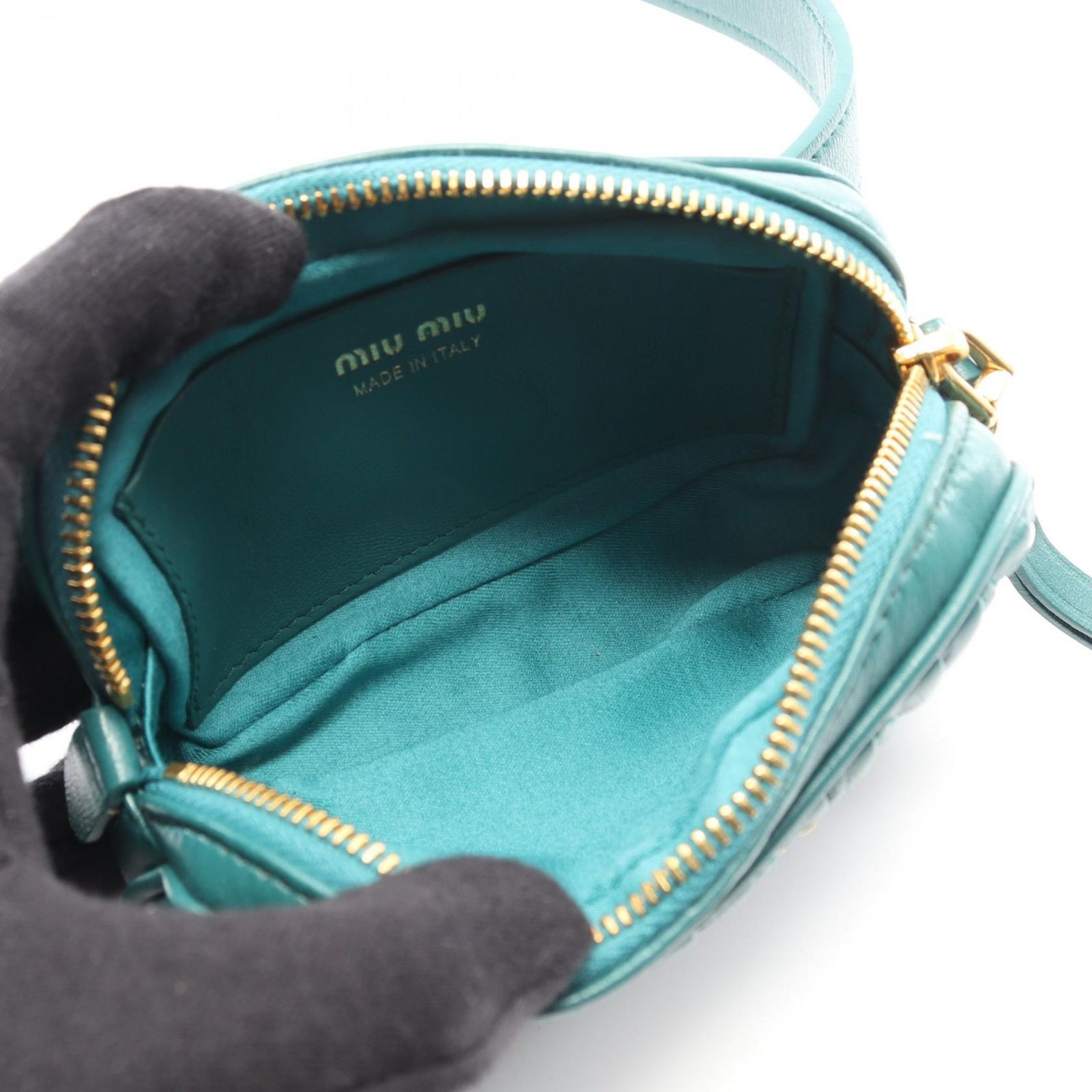 Miu Miu ミュウ ミュウ MATELASSE マテラッセ ウエストバッグ ボディ 