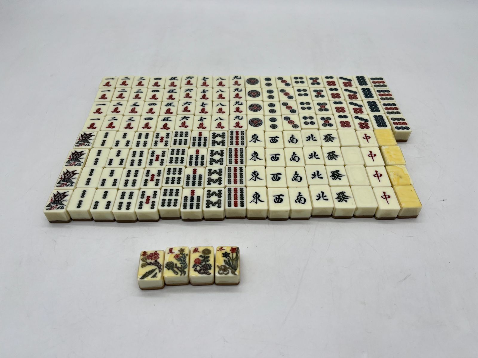 麻雀牌　レトロ　昭和 麻雀牌 春夏秋冬牌あり 麻雀 ボードゲーム 中国 昭和レトロ 昭和