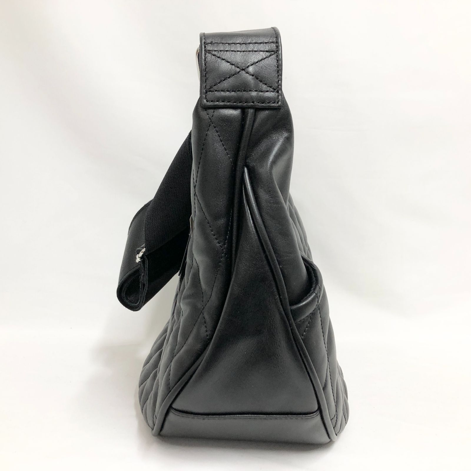 新品未使用 Schott（ショット） パデッド レザー バナナバッグ 