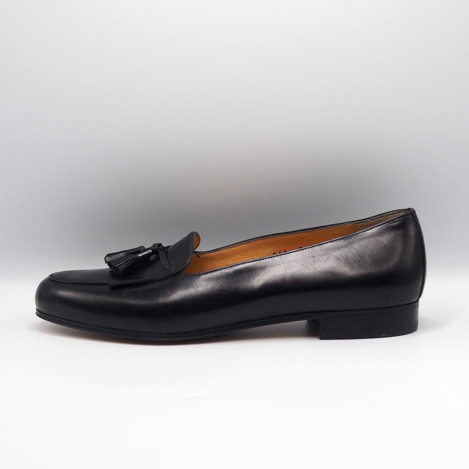 春夏】【美品】Ferragamo タッセルローファー ブラック 黒 レザー 
