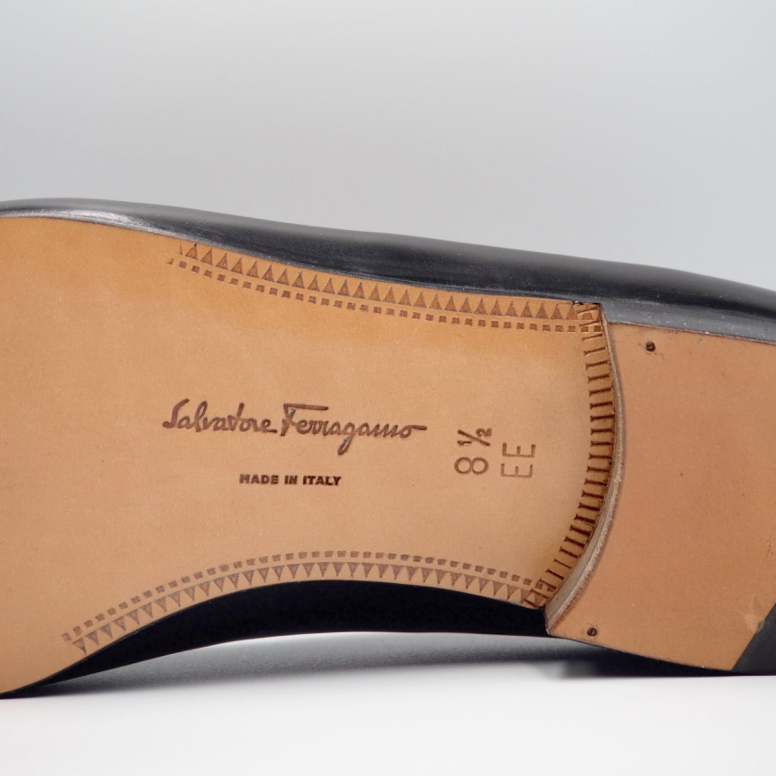 春夏】【美品】Ferragamo タッセルローファー ブラック 黒 レザー 