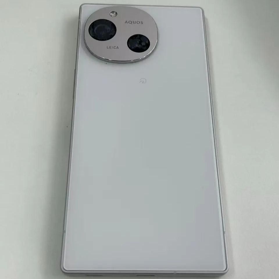 ジャンク】AQUOS R9 ホワイト 部品取り - メルカリ