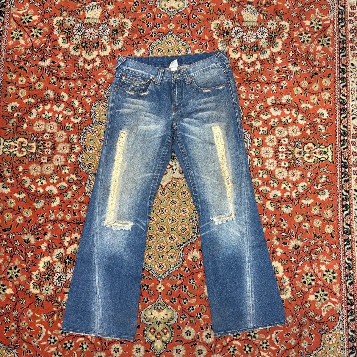 32 トゥルーレリジョン JOEY ジョイ ダメージ ブーツカット デニム 