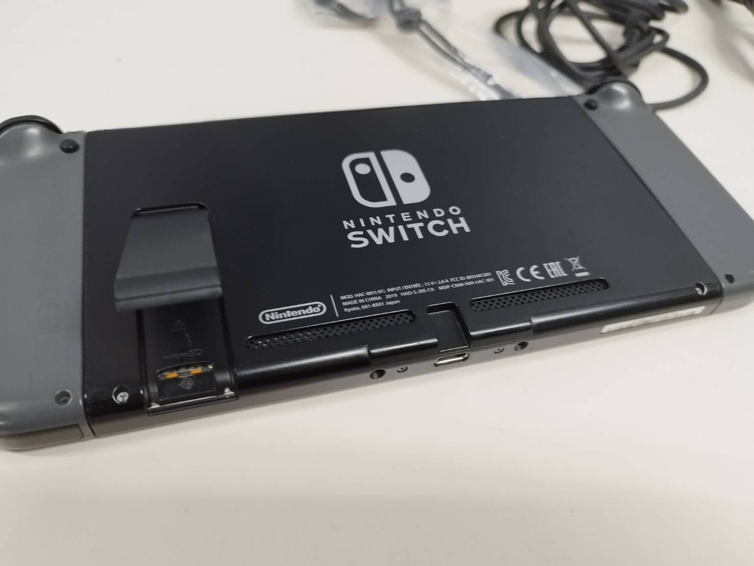 良品】Nintendo Switch HAC-001(-01)/2019年製/キャリングケースつき 