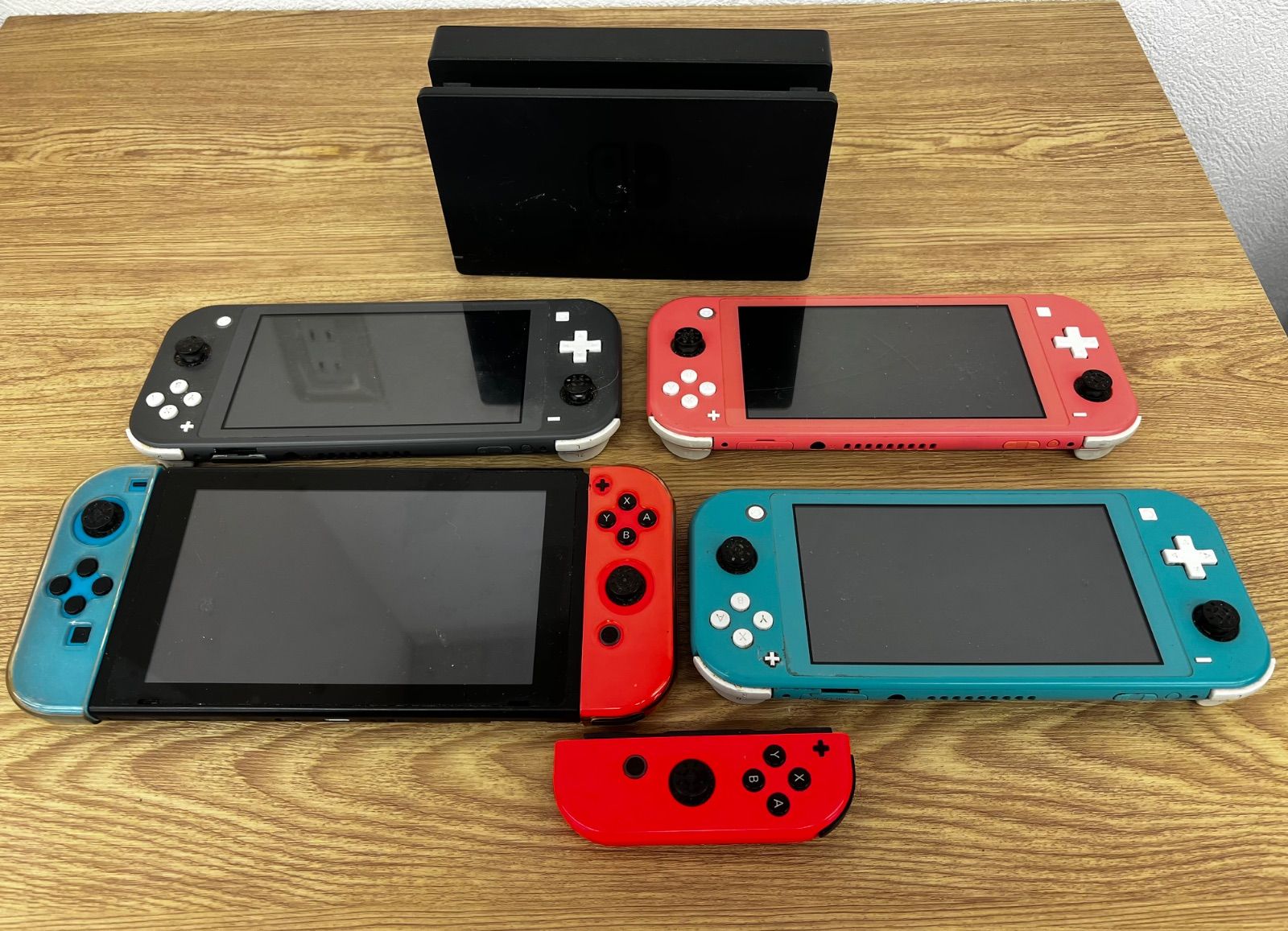 2 【通電動作未確認】 【ジャンク品】 Nintendo Switch本体 Nintendo