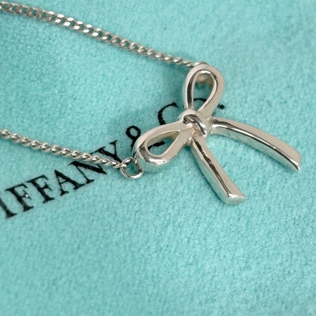 美品 TIFFANY ネックレス リボン シルバー925 ボウモチーフ 箱 美品 TIFFANY ネックレス リボン シルバー925 ボウモチーフ 箱